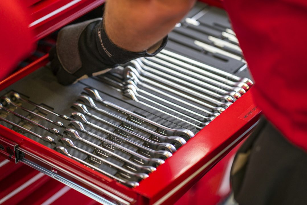 ratcheting wrenches