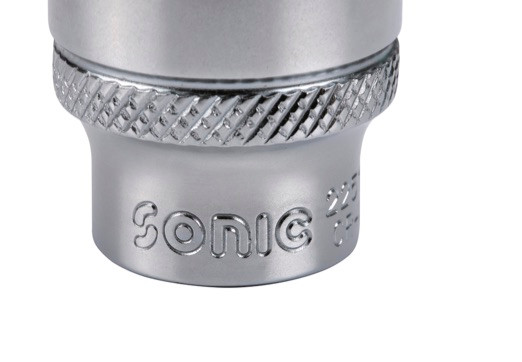socket with knurling