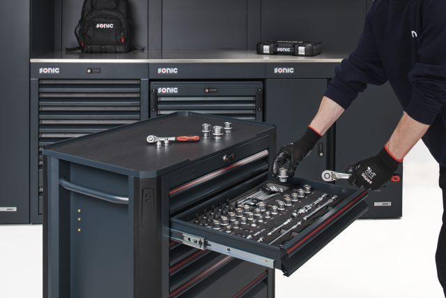 From Quick Lube to Master Tech — How Sonic Tools Helps Dealerships Recruit and Retain Techs